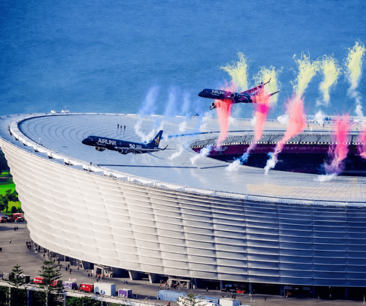 Airlink Jets’ Low Flypast Over Cape Town Stadium Draws Attention