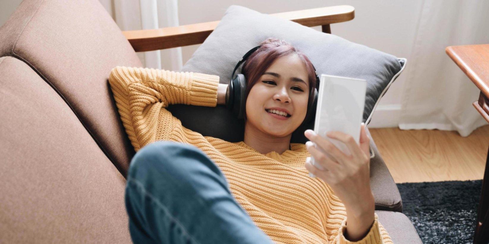 Are Video Podcasts Replacing TV? Why Audiences Prefer Conversations